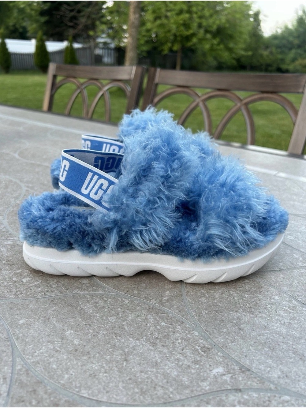 UGG Sky Blue Fluff Slide Sandals with Branded Back Strap Sz 6